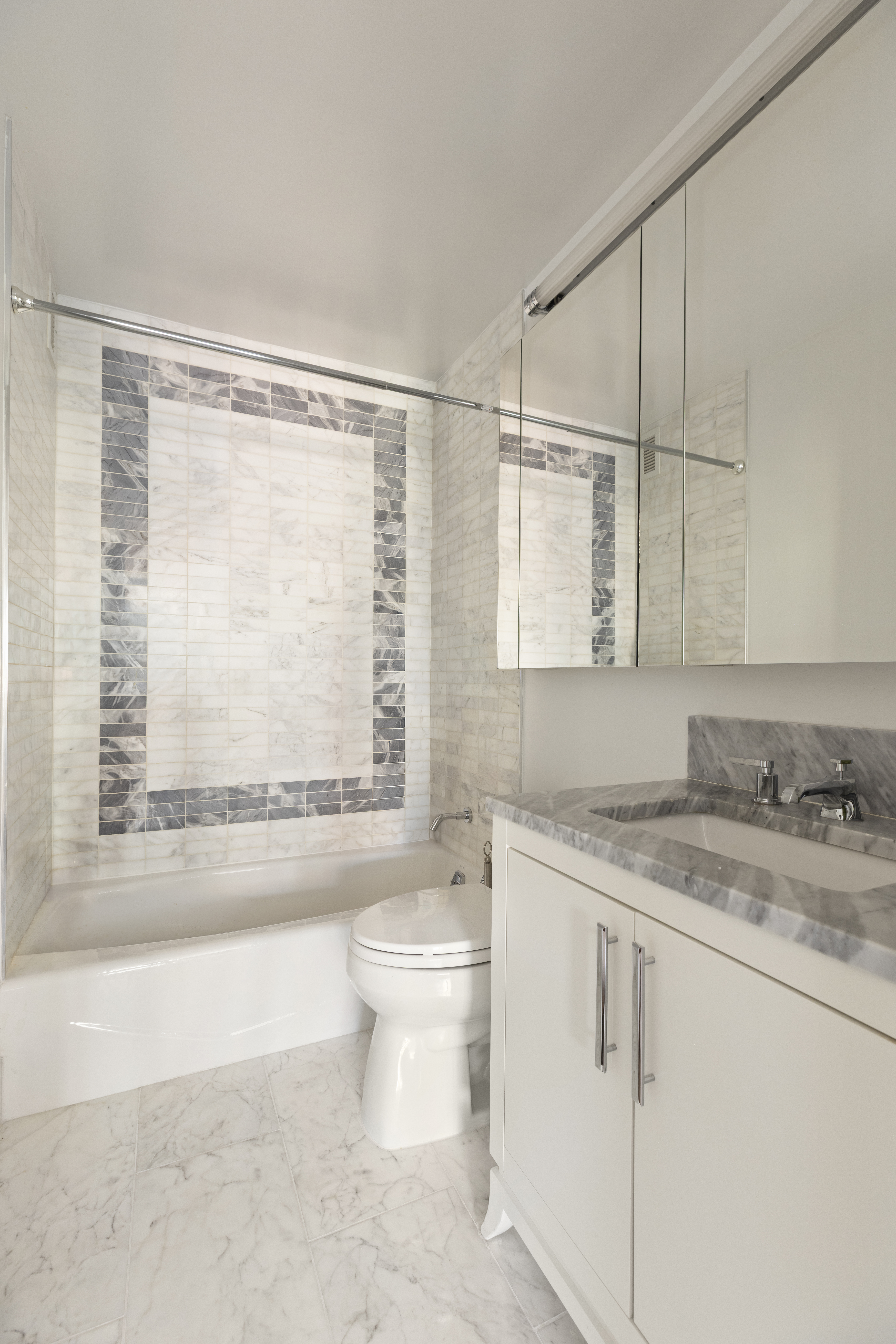 200 East 94th Street, Unit 2915 Manhattan, NY 10128 - Photo 12 of 21