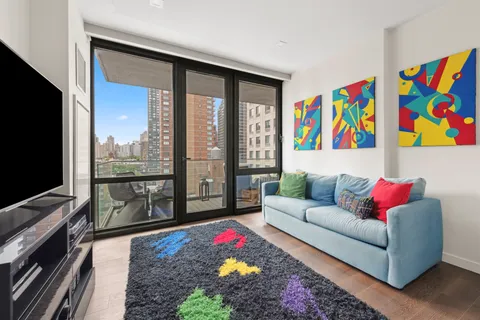 $2,250,000 | 302 East 96th Street, Unit 1302 | Upper East Side