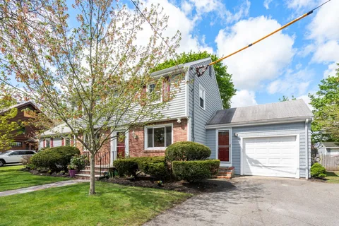 $1,600,000 | Sheldon Road, Newton Center, MA 02459