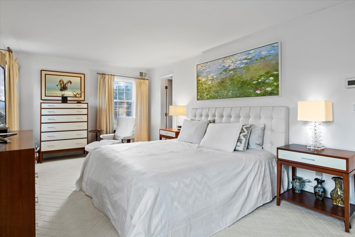 36 Shore Rd Lane Brooklyn, NY 11209 - Photo 17 of 34