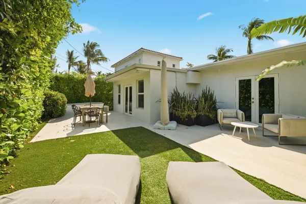 $9,500 | 725 West 51st Street, Miami Beach, FL 33140