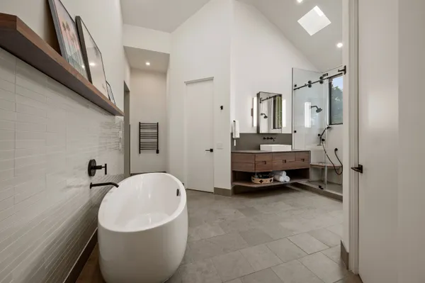 $2,600,000 | 3907 Fox Glen Drive, Irving, TX 75062