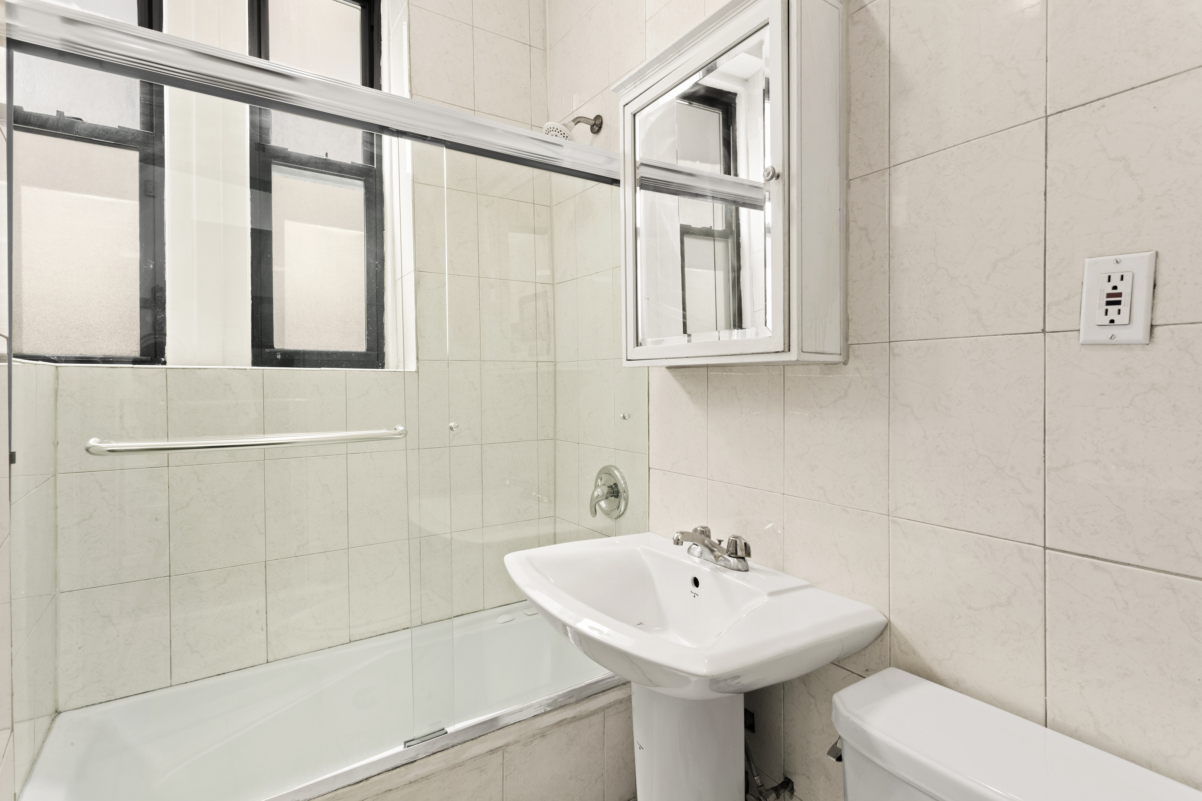 342 West 56th Street, Unit 2C Manhattan, NY 10019 - Photo 4 of 7