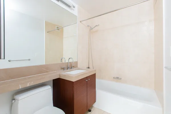 $8,900 | 30 West Street, Unit 15B | Battery Park City