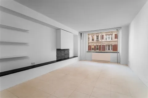 $875,000 | 250 West 90th Street, Unit 12G | Upper West Side