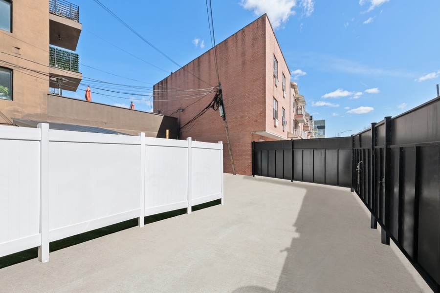 189 Woodpoint Road, Unit 1 Brooklyn, NY 11211 - Photo 13 of 14