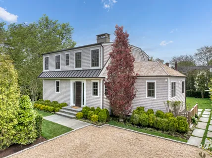 $4,495,000 | 94 Cooper Lane, East Hampton, NY 11937