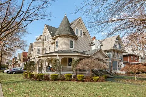 $2,995,000 | 700 East 17th Street | Ditmas Park