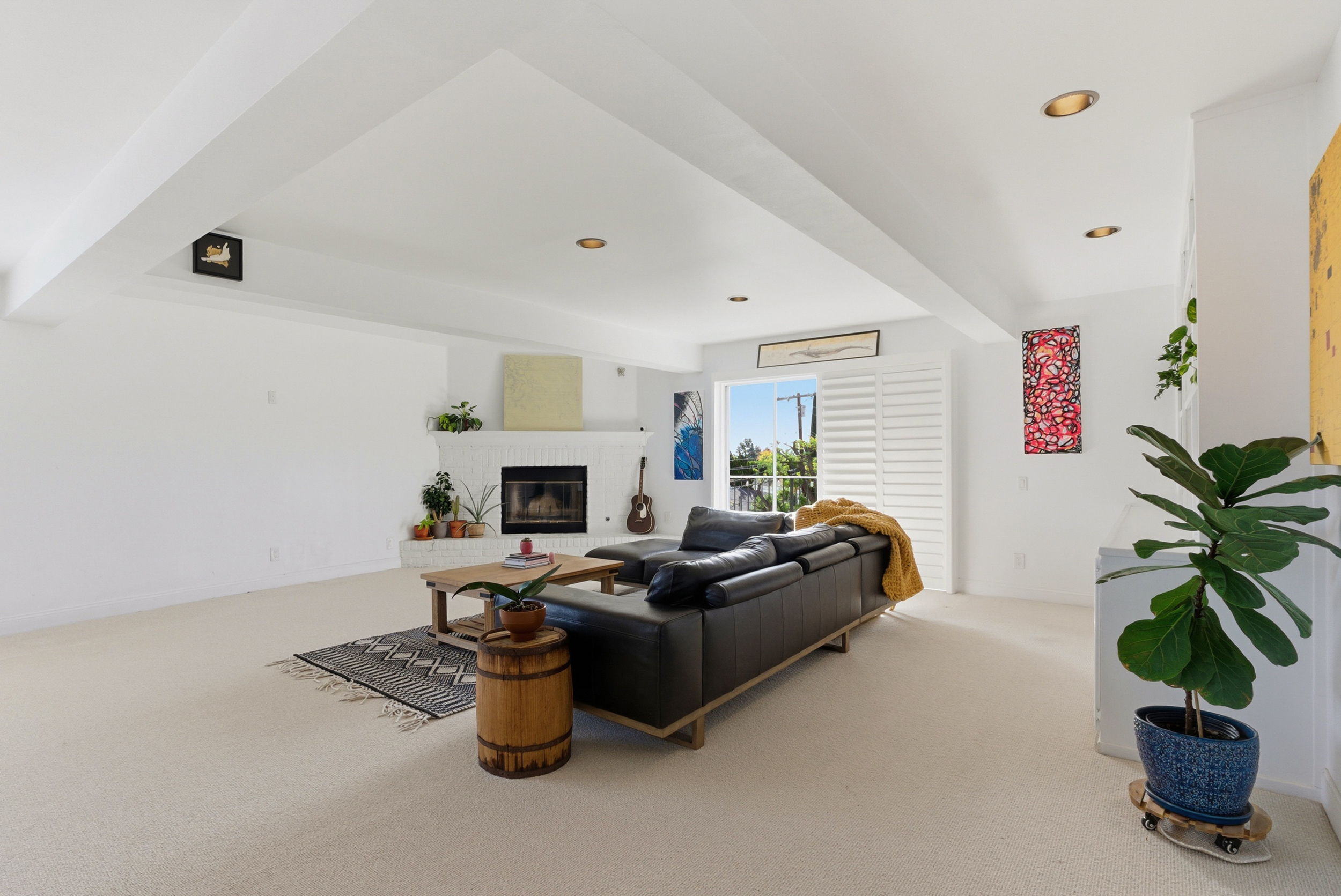 2385 Roscomare Road, Unit E17 Los Angeles, CA 90077 - Photo 8 of 23