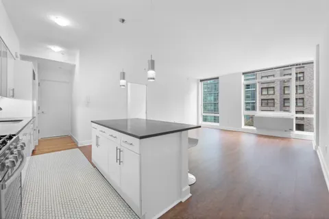 $9,000 | 212 East 57th | Midtown East