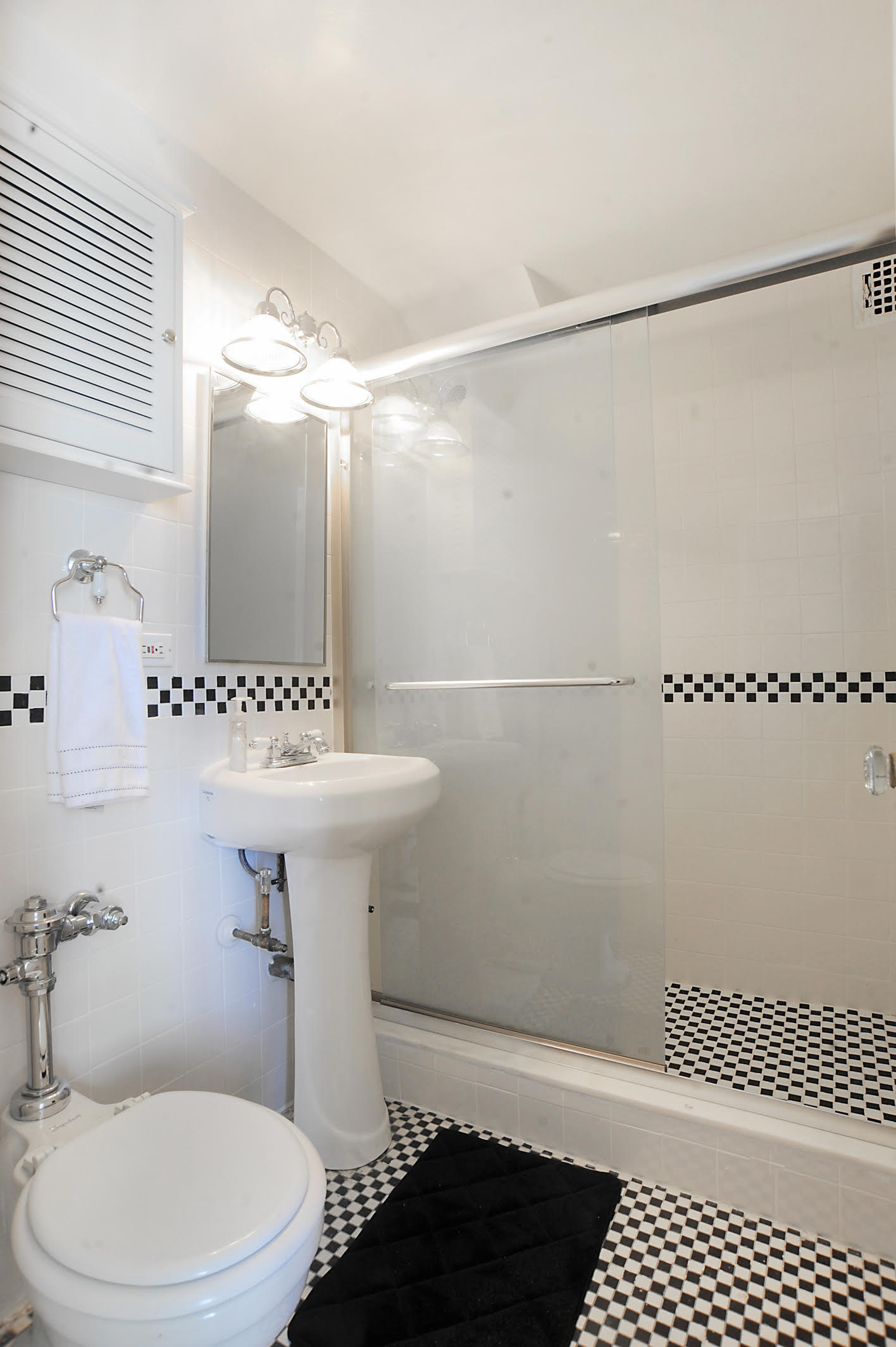 45 Tudor City Place, Unit 1201 Manhattan, NY 10017 - Photo 4 of 9