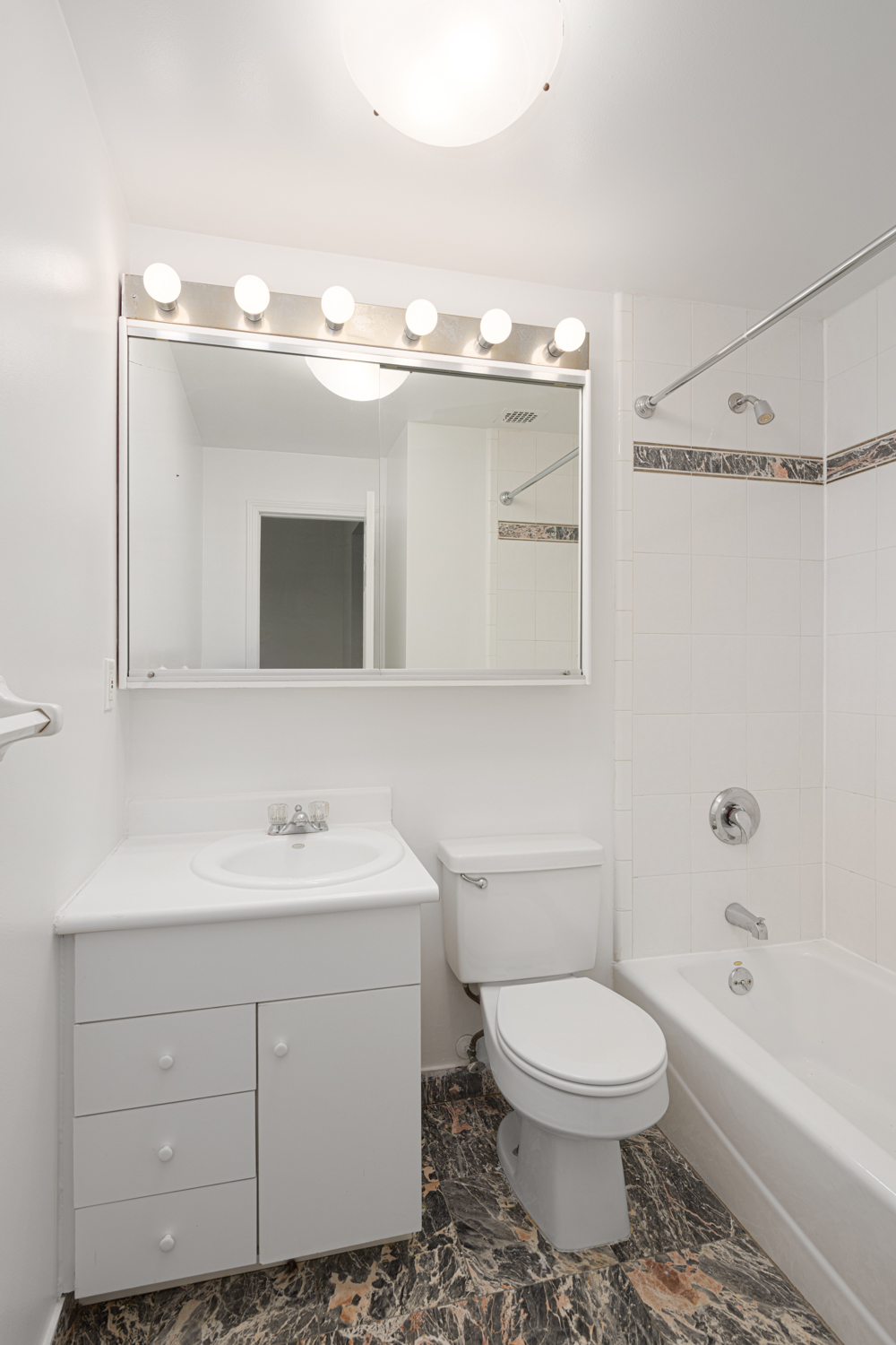 164 West 83rd Street, Unit 4R Manhattan, NY 10024 - Photo 6 of 13