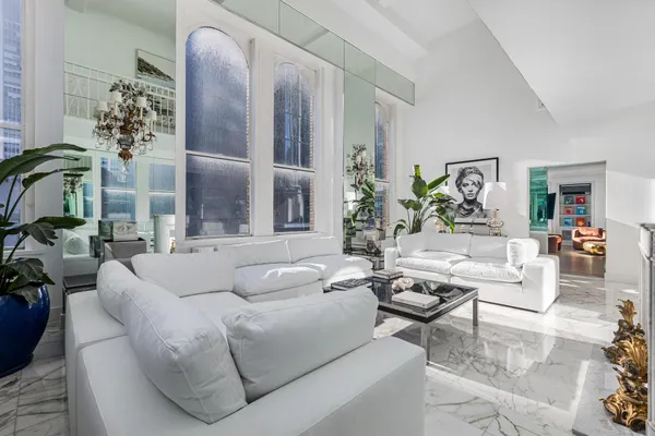 $25,000 | 111 East 56th Street, Unit 2100 | Midtown East