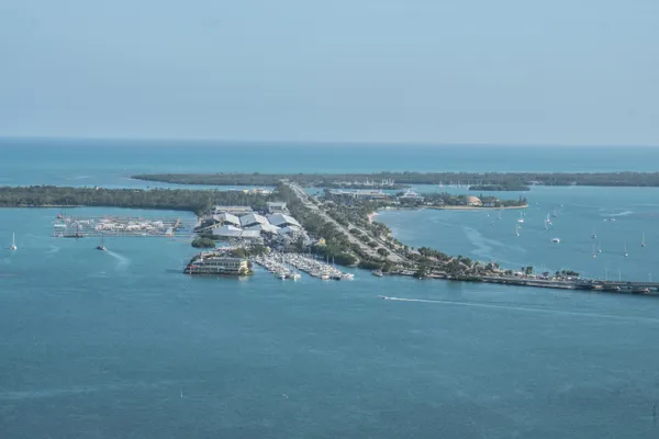 $1,385,000 | 1331 Brickell Bay Drive, Unit 408, Miami, FL 33131