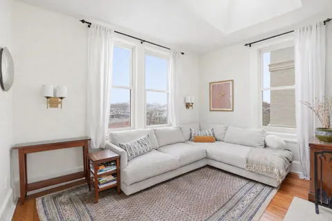 $575,000 | 520 E Street Northeast, Unit 403, Washington, DC 20002