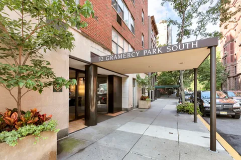 $3,299,995 | 32 Gramercy Park South, Unit 12D | Gramercy