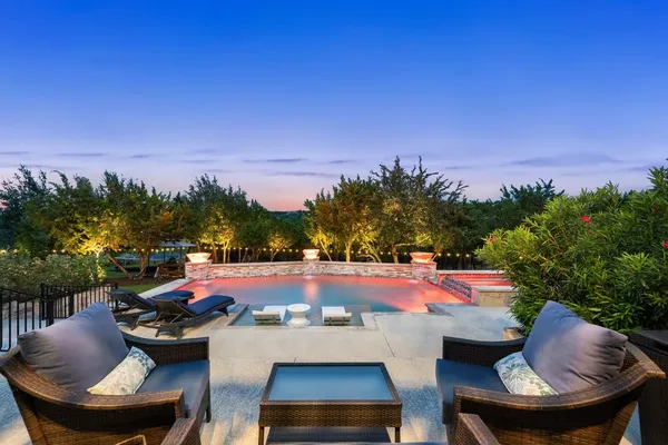 $1,700,000 | 215 Lodestone Lane, Lakeway, TX 78738