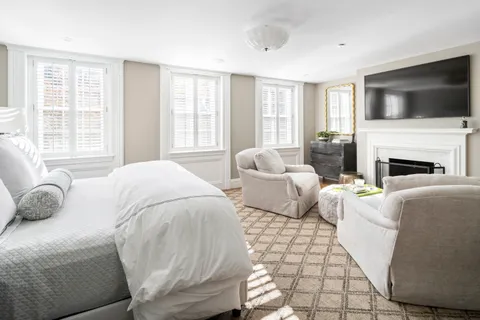 Contact Agent | 54 Pinckney Street, Boston, MA 02114