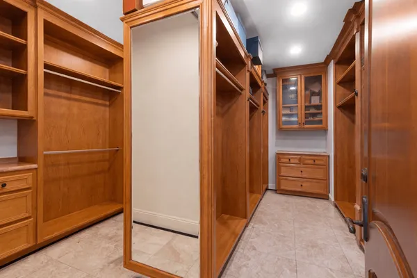 $5,195,000 | 919 South Gretna Green Way, Los Angeles, CA 90049