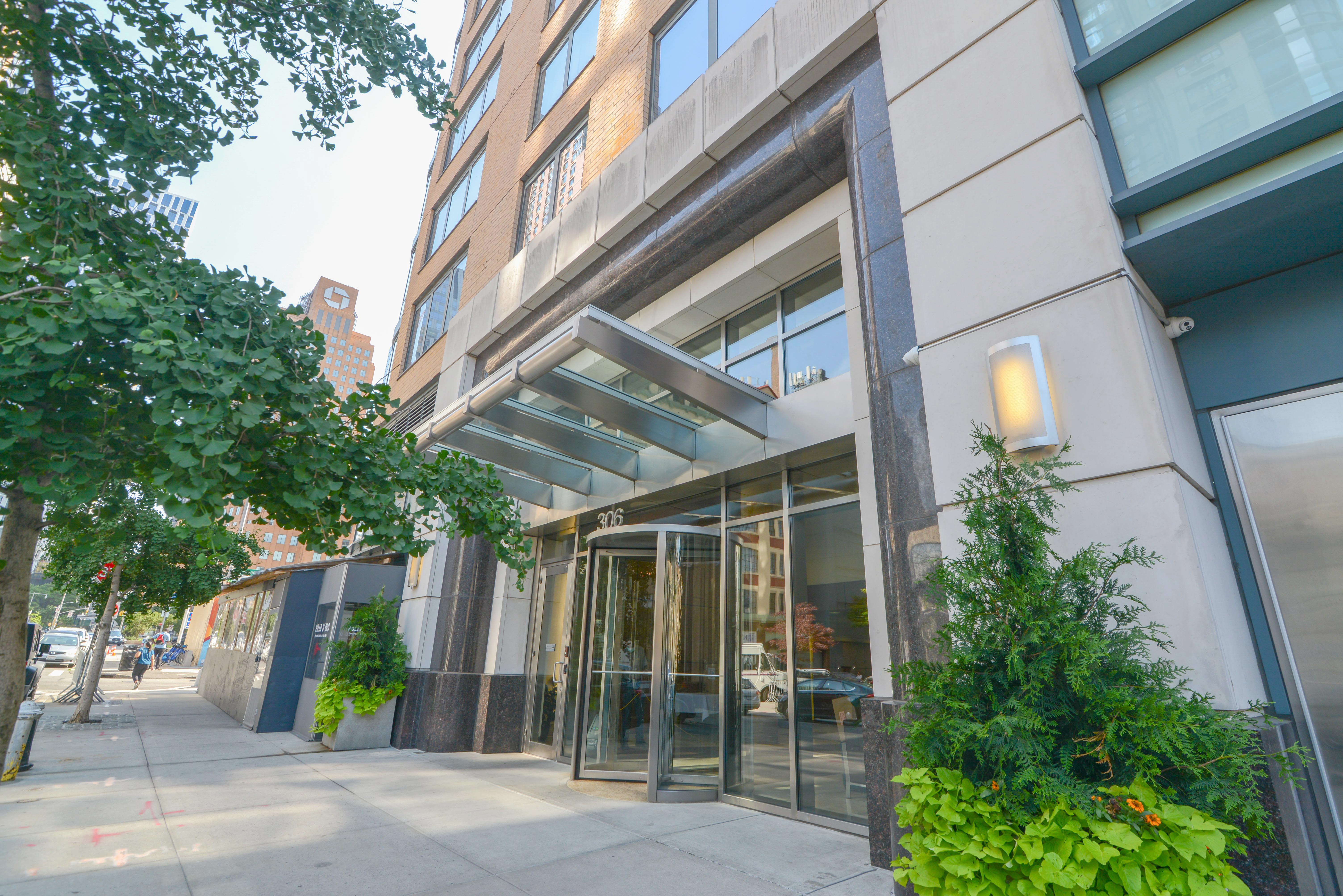 306 Gold Street, Unit 15G Brooklyn, NY 11201 - Photo 4 of 32