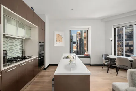 $1,699,000 | 75 Wall Street, Unit 22O | Financial District