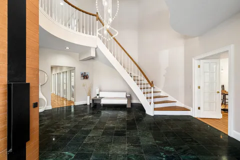 $1,799,999 | 35 River Run, East Greenwich, RI 02818
