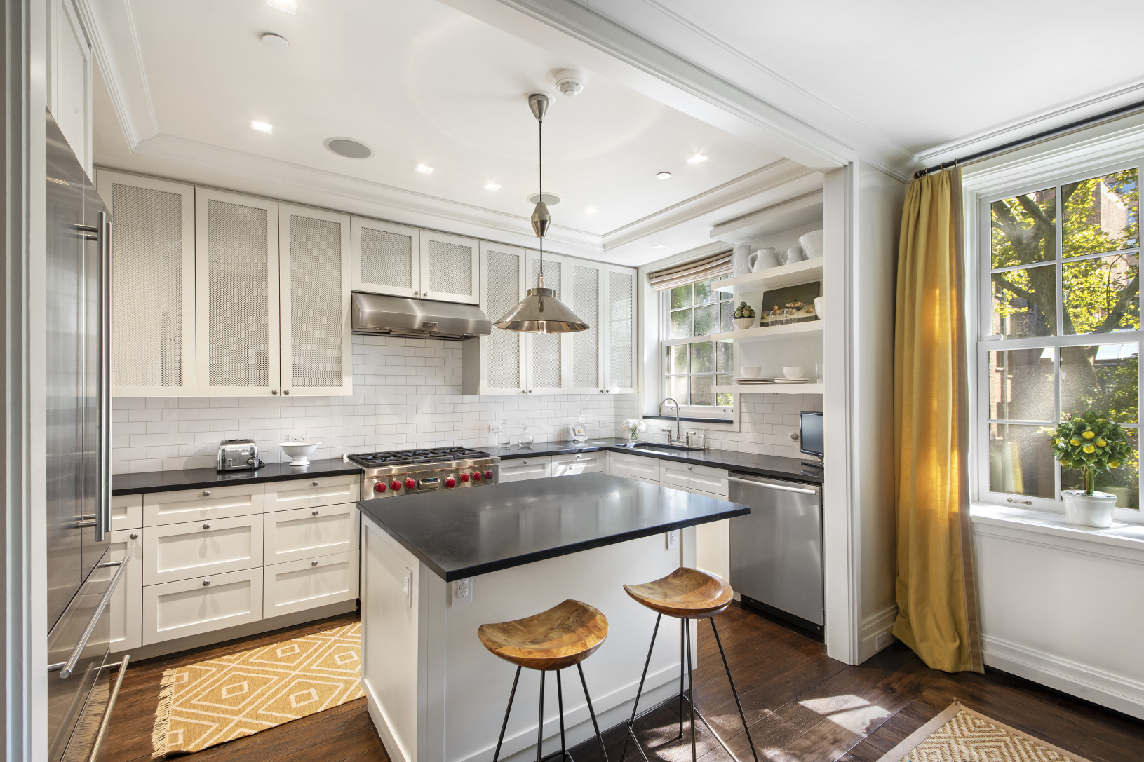 136 East 19th Street, Unit 4E Manhattan, NY 10003 - Photo 4 of 17