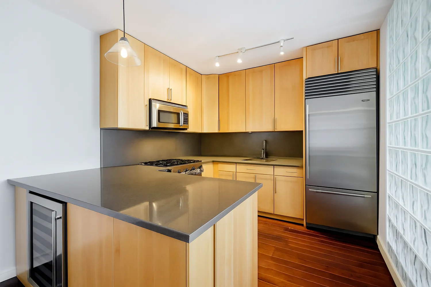 $1,400,000 | 255 West 23rd Street, Unit 4HW | Chelsea