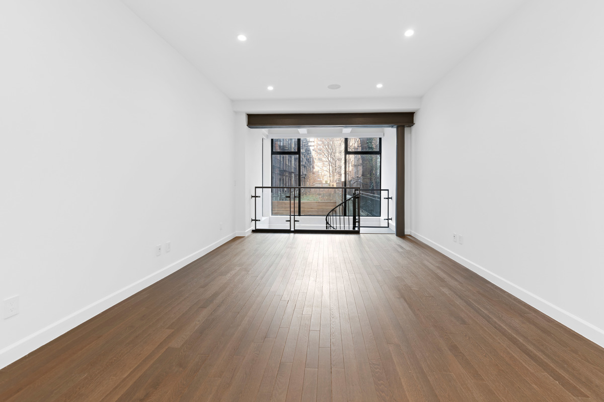 44 East End Avenue, Unit TH3 Manhattan, NY 10028 - Photo 2 of 24