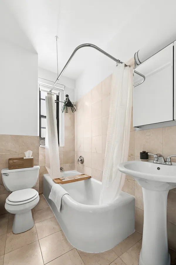 $4,900 | 12 East 86th Street, Unit 328 | Upper East Side