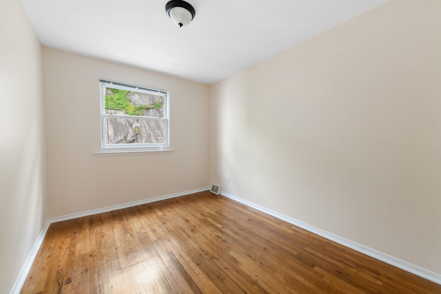 $3,800 | 5459 Fieldston Road, Unit 1 | North Riverdale