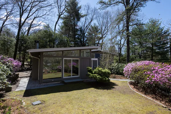 Contact Agent | 3 Compton Circle, Lexington, MA 02421