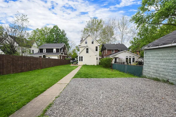 $650,000 | 526 10th Street, Oakmont, PA 15139