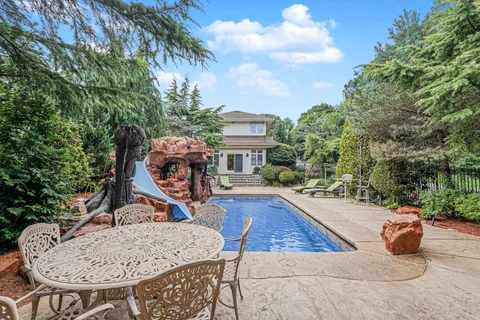 $2,300,000 | 165 Swaim Avenue | Huguenot