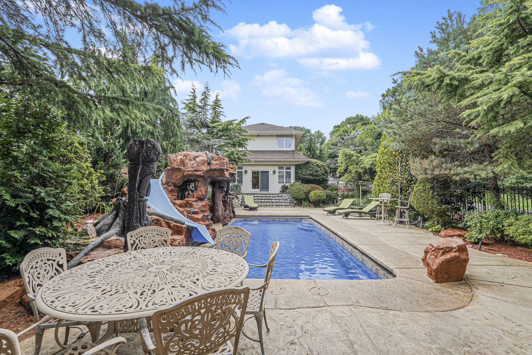 165 Swaim Avenue Staten Island, NY 10312 - Photo 25 of 45 a view of a house with backyard