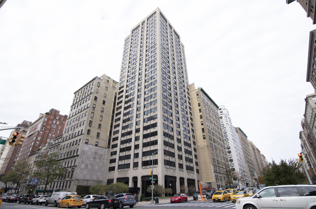 900 Park Avenue, Unit 10B Manhattan, NY 10075 - Photo 8 of 11 a building view