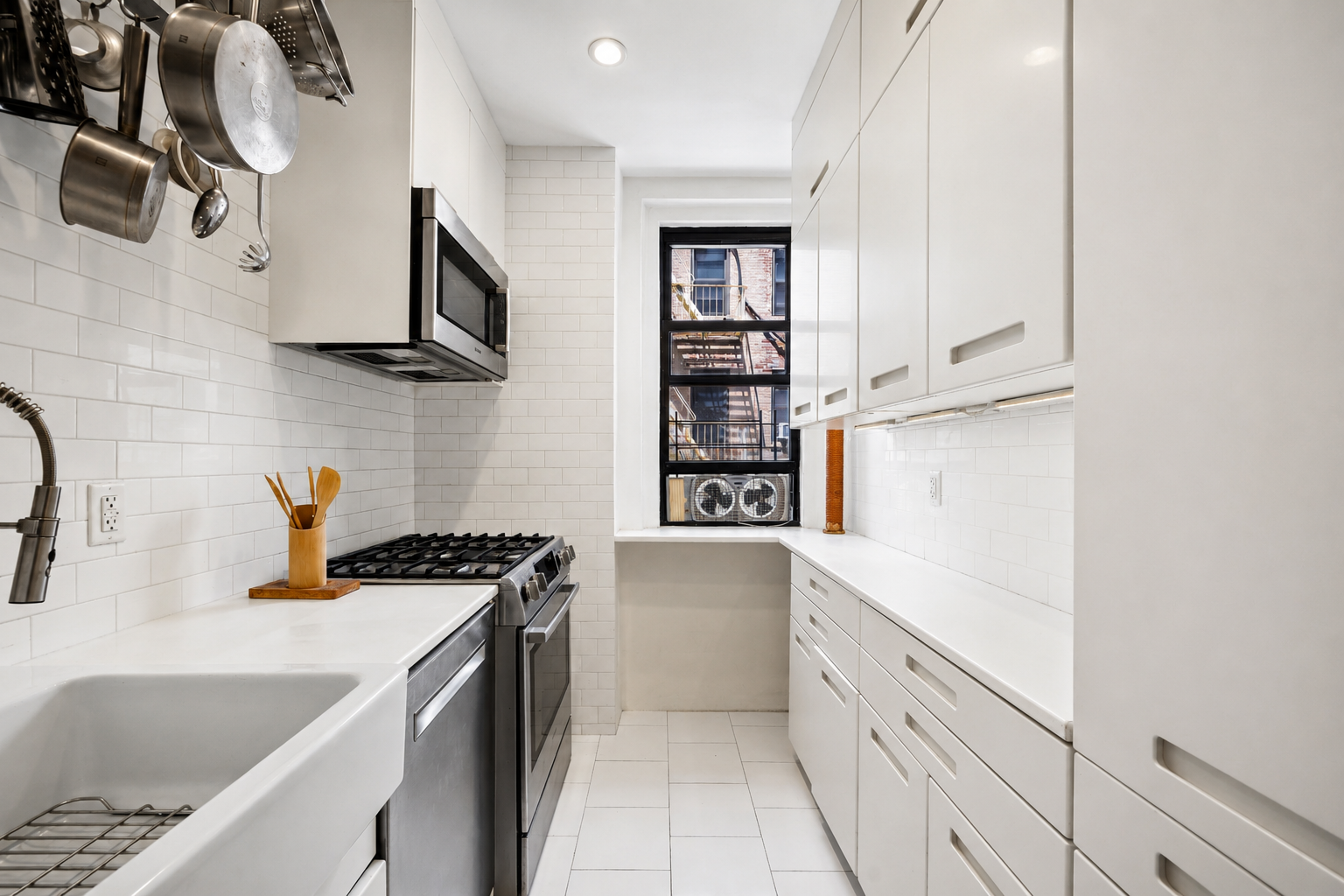 350 Cabrini Boulevard, Unit 3E Manhattan, NY 10040 - Photo 6 of 15 Gallery Image 6