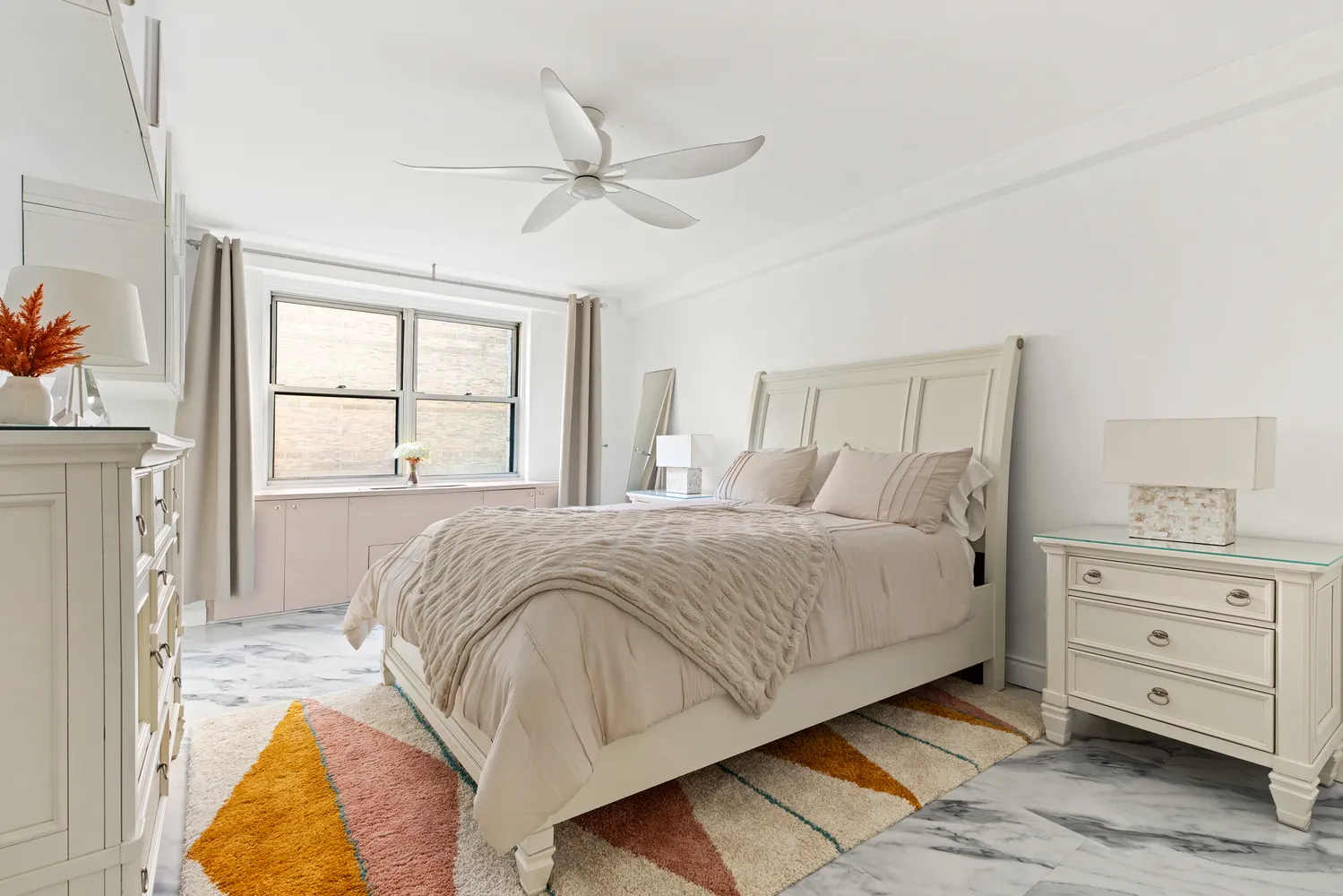$5,000 | 139 East 33rd Street, Unit 14A | Kips Bay