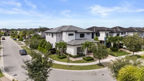 $1,395,000 | 15450 Northwest 88th Avenue, Miami Lakes, FL 33018