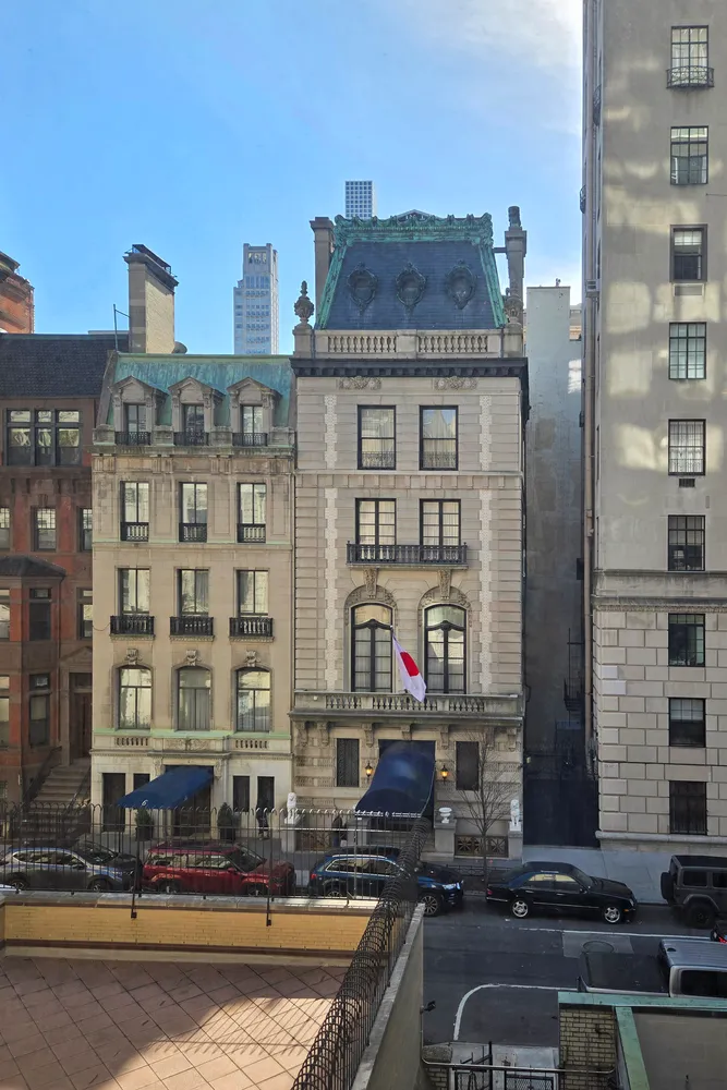 $1,645,000 | 860 5th Avenue, Unit 4M | Lenox Hill