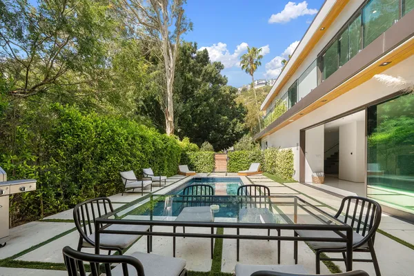 $4,100,000 | Laurel Canyon Road, Los Angeles, CA 90046