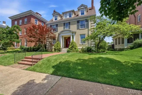 $1,200,000 | 4917 Pershing Place, St. Louis, MO 63108