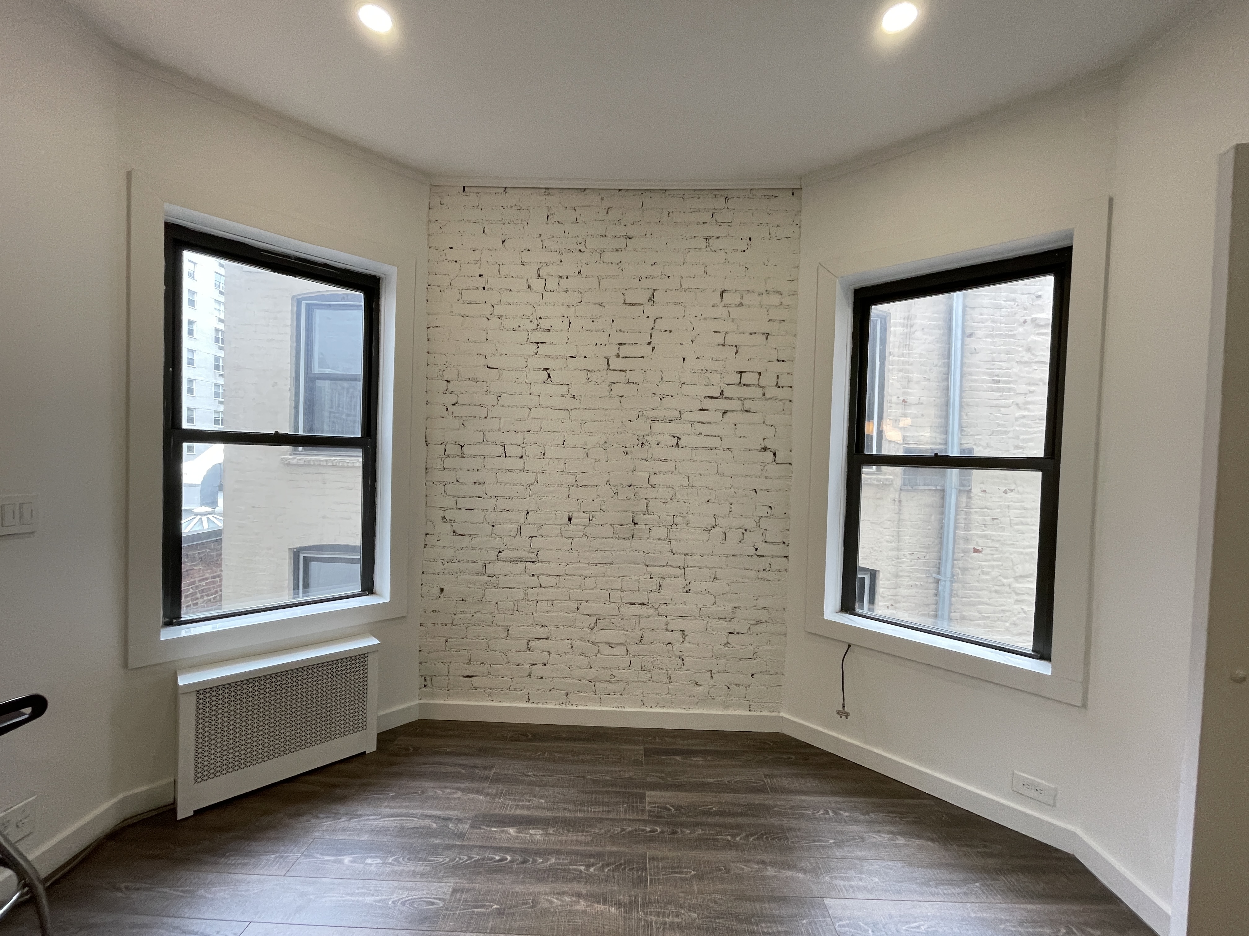 128 East 83rd Street, Unit 3B Manhattan, NY 10028 - Photo 2 of 10