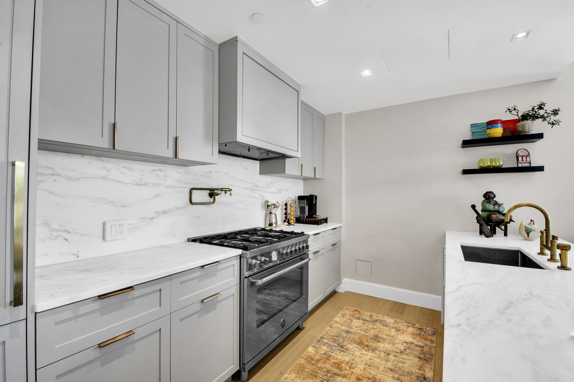 310 West 113th Street, Unit PH801 Manhattan, NY 10026 - Photo 9 of 25