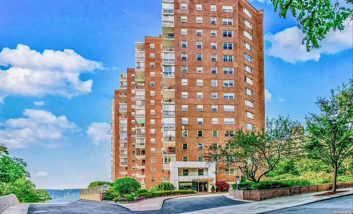 2621 Palisade Avenue, Unit 11J Bronx, NY 10463 - Photo 16 of 19 a view of a building