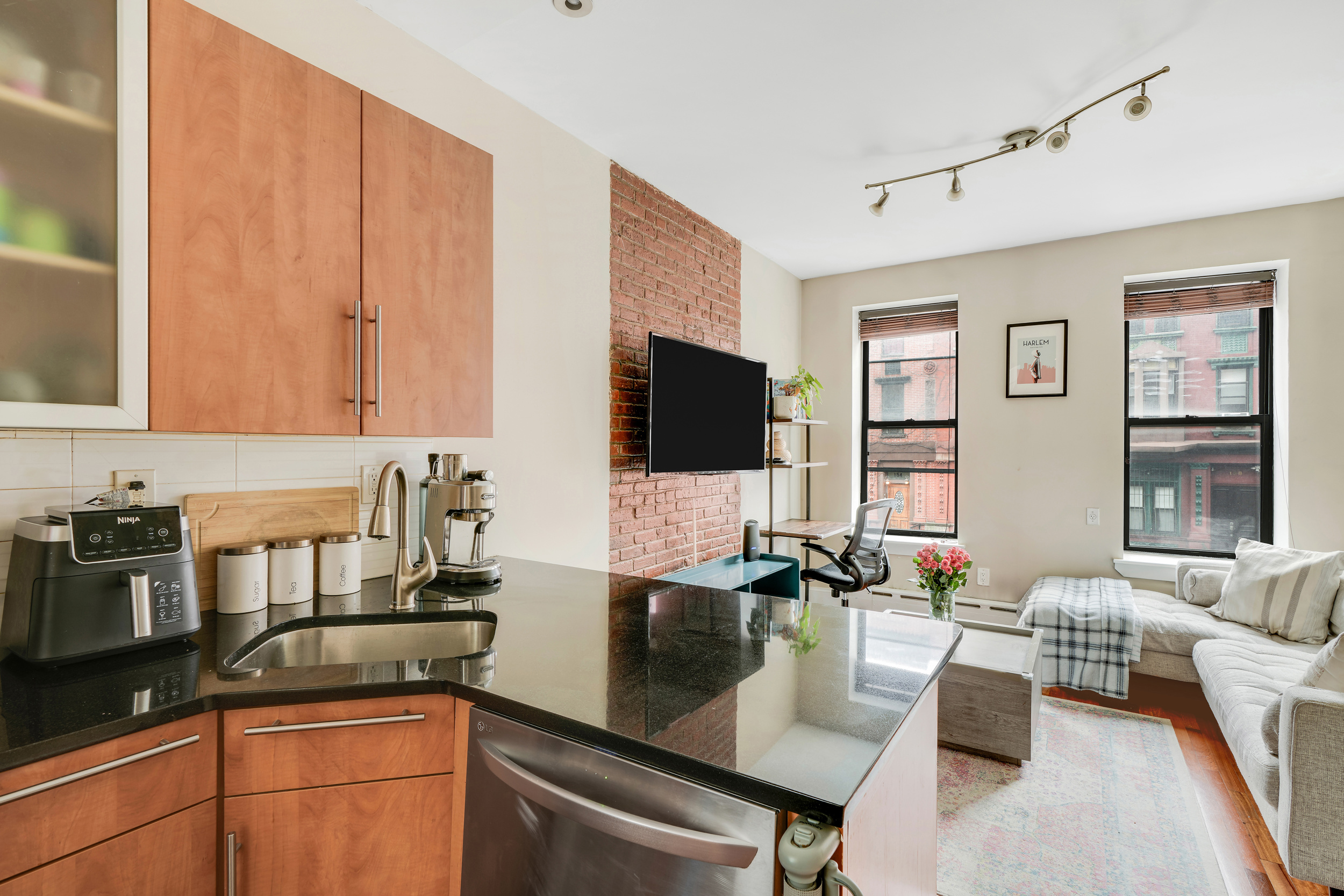 161 West 133rd Street, Unit 2B Manhattan, NY 10030 - Photo 4 of 16