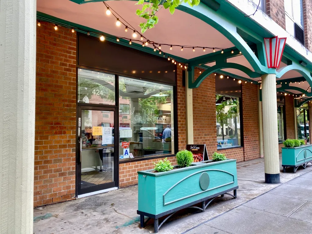 $3,000 | 619 9th Avenue, Unit 3E | Hell's Kitchen