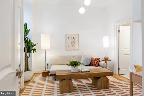 $1,700,000 | 203 9th Street Southeast, Washington, DC 20003