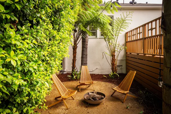 $1,495,000 | 2916 Swan Place, Los Angeles, CA 90026