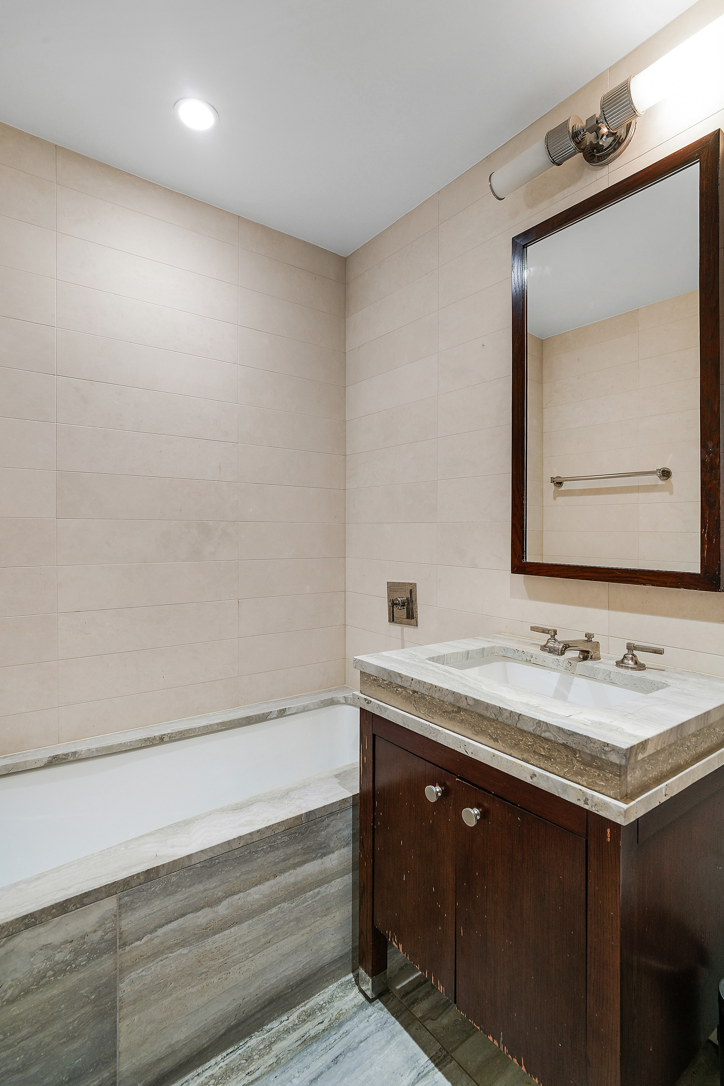 80 Riverside Boulevard, Unit 4H Manhattan, NY 10069 - Photo 9 of 20 Gallery Image 9